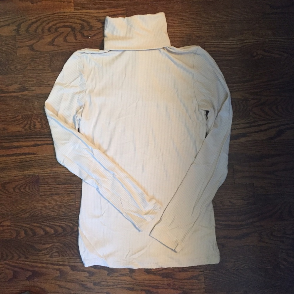 LF Ribbed Turtleneck size M